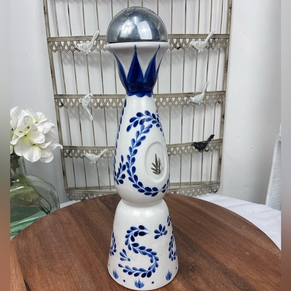 Clase Azul reposado tequila-Empty ceramic bottle. - Picture 2 of 10